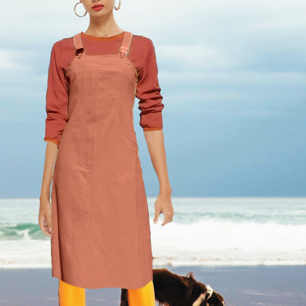 hippe overgooier in katoenen ribcord/ Trendy corduroy  pinafore dress