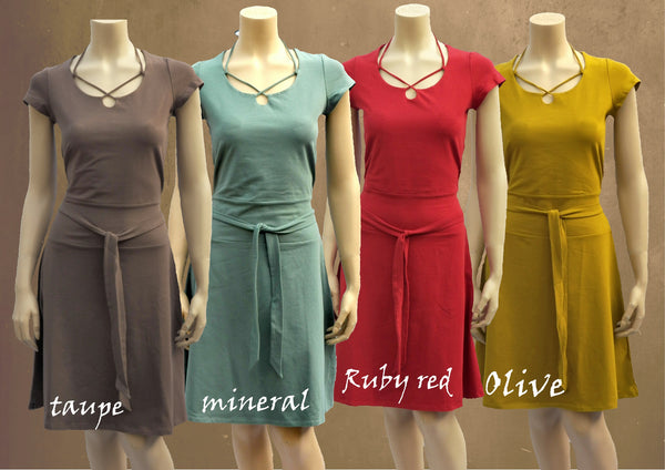tricot jurkje met bijzondere hals / jersey dress with beautiful neckline