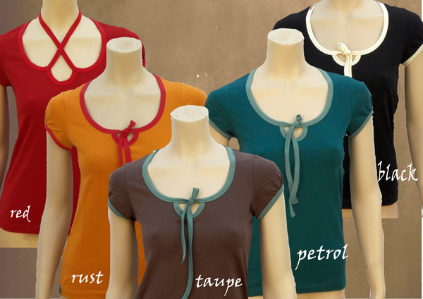 biologisch katoenen T-shirt met contrast bies /  T-shirt with contrast neckbinding