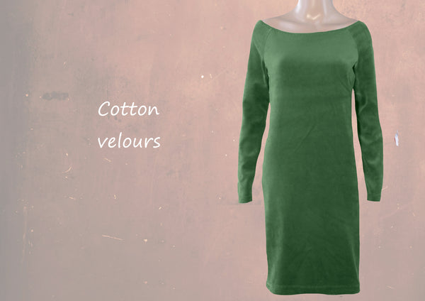 Velours kokerjurkje met boothals / Velvet pencil dress with boatneck