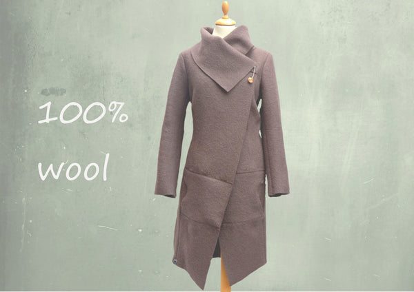 Lange wollen vest-jas van gekookte wol / jacket made of boiled wool