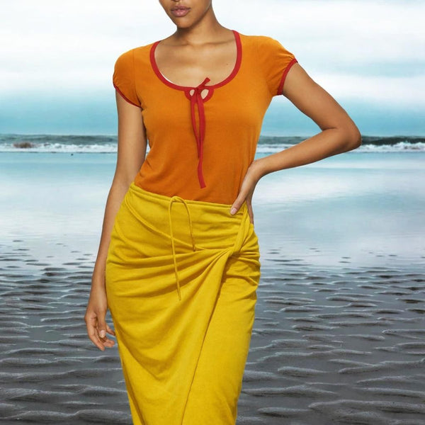 biologisch katoenen T-shirt met contrast bies /  T-shirt with contrast neckbinding
