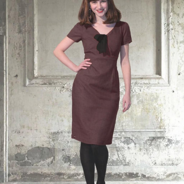 linnen jurkje met "black tie"/ linen dress black tie