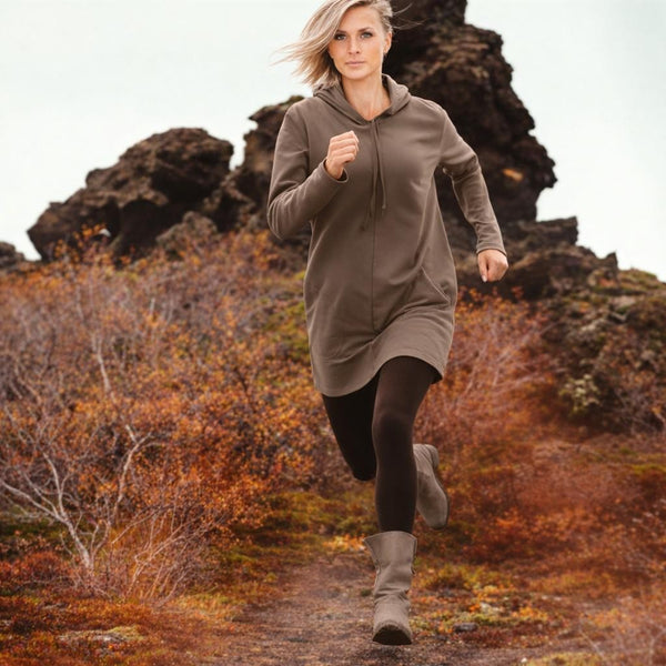 Sweater jurk gemaakt van soft sweat bio katoen/ Sweater dress made of soft brushed organic cotton