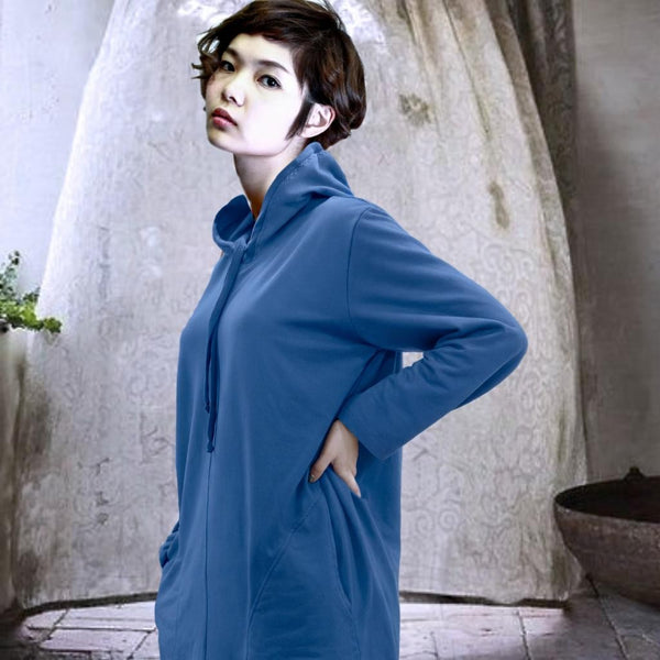 Sweater jurk gemaakt van soft sweat bio katoen/ Sweater dress made of soft brushed organic cotton