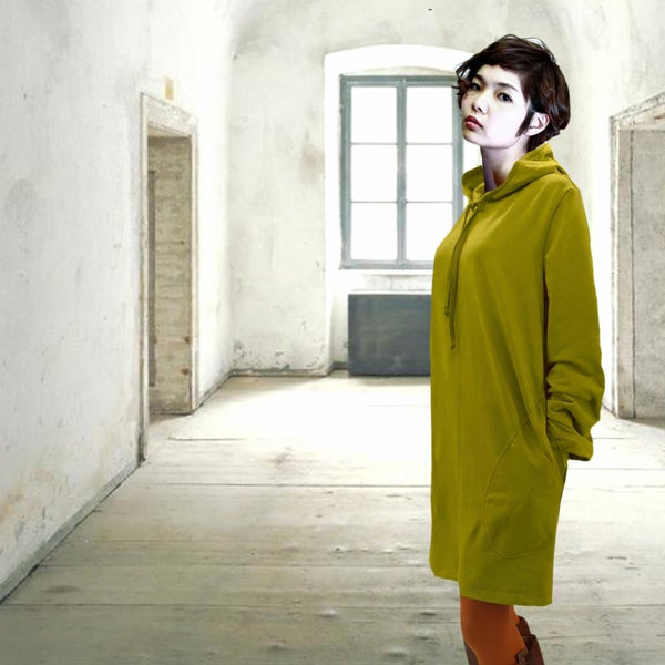 Sweater jurk gemaakt van soft sweat bio katoen/ Sweater dress made of soft brushed organic cotton