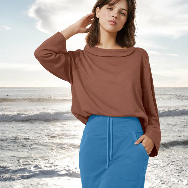 A-lijn sweater met boothals van soft sweat bio katoen /A-line sweater with boatneck made of soft sweat organic cotton