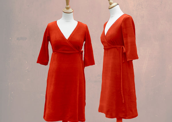A-lijn velours jurkje met overslag V hals/ A-line velours dress with V neck