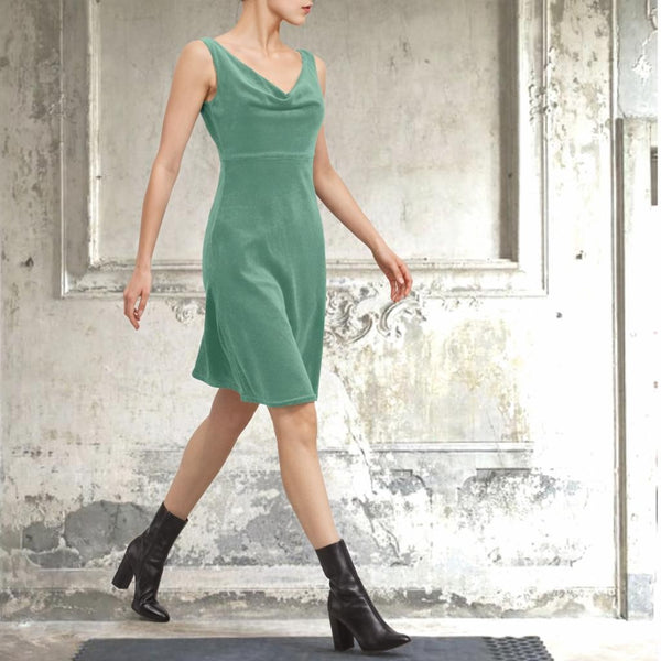 het "groene" kleine zwarte jurkje / little black dress in organic velvet