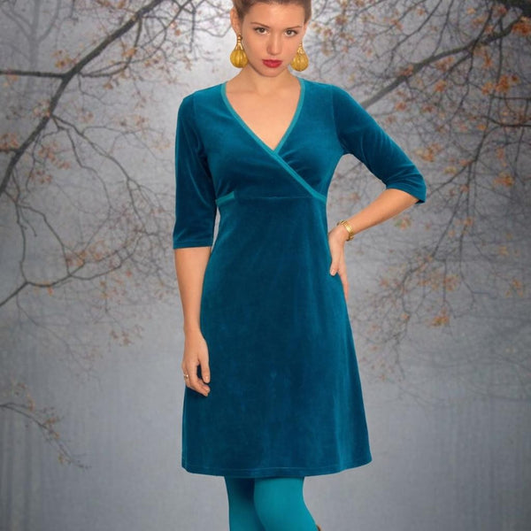 A-lijn velours jurkje met overslag V hals/ A-line velours dress with V neck