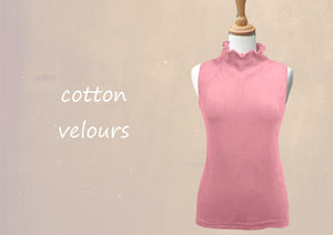 velours hemdje met geschulpt boordje / velvet tank top with scalloped collar