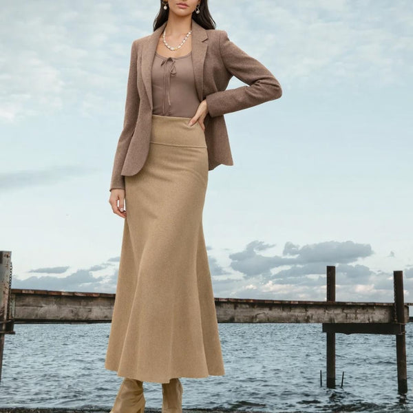 Lange wollen rok in zandloper lijn / Long wool skirt in hourglass line