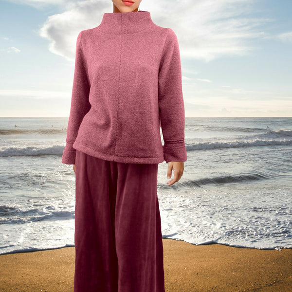 Merino wool sweater met hoge boord/ Merino wool sweater with high collar